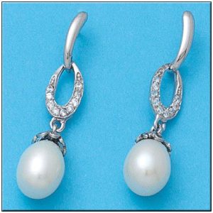 Pendientes oro blanco 18kl p. cultivadas